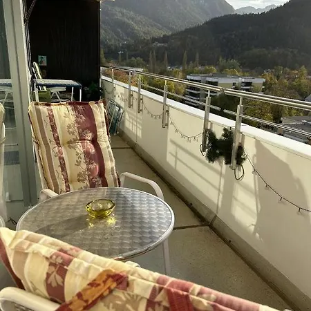 98, Bergblick, 2 Schlafzimmer, Dusche , Wc, Küche, Wohnzimmer Apartment