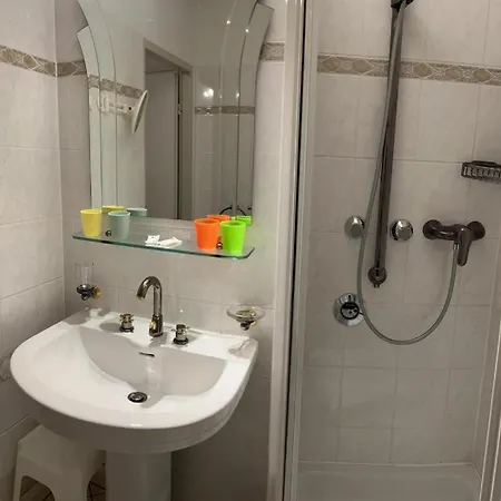 98, Bergblick, 2 Schlafzimmer, Dusche , Wc, Kueche, Wohnzimmer Daire