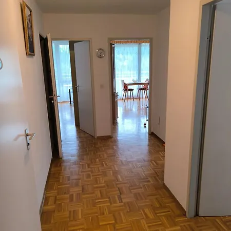 98, Bergblick, 2 Schlafzimmer, Dusche , Wc, Kueche, Wohnzimmer *