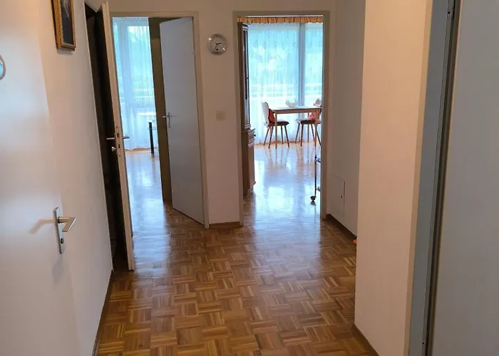 98, Bergblick, 2 Schlafzimmer, Dusche , Wc, Kueche, Wohnzimmer *